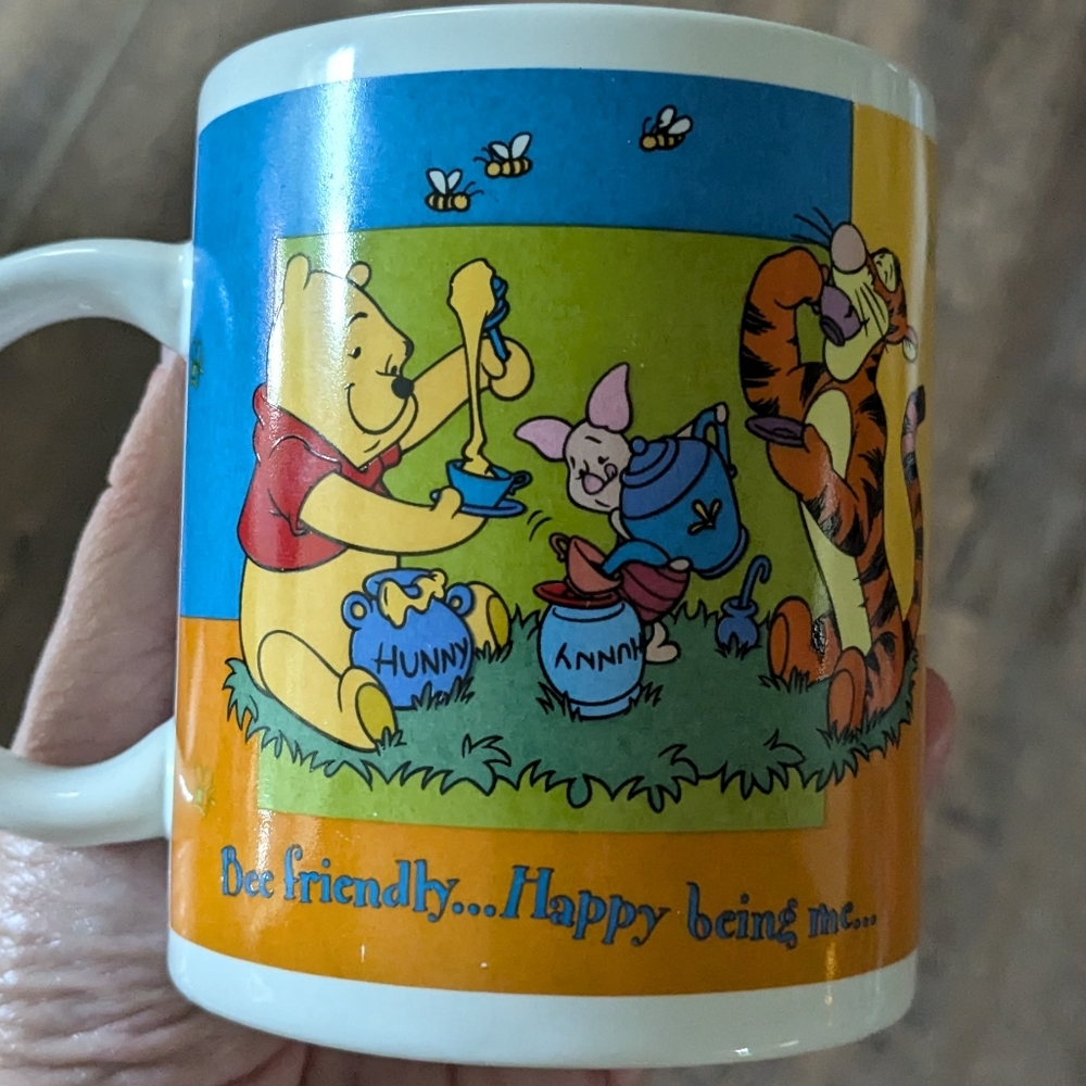 HH Disney Winnie the Pooh And Piglet Happy Being Me Flower Bees Coffee Mug Cup